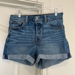 Levi’s Wedgie Fit Shorts